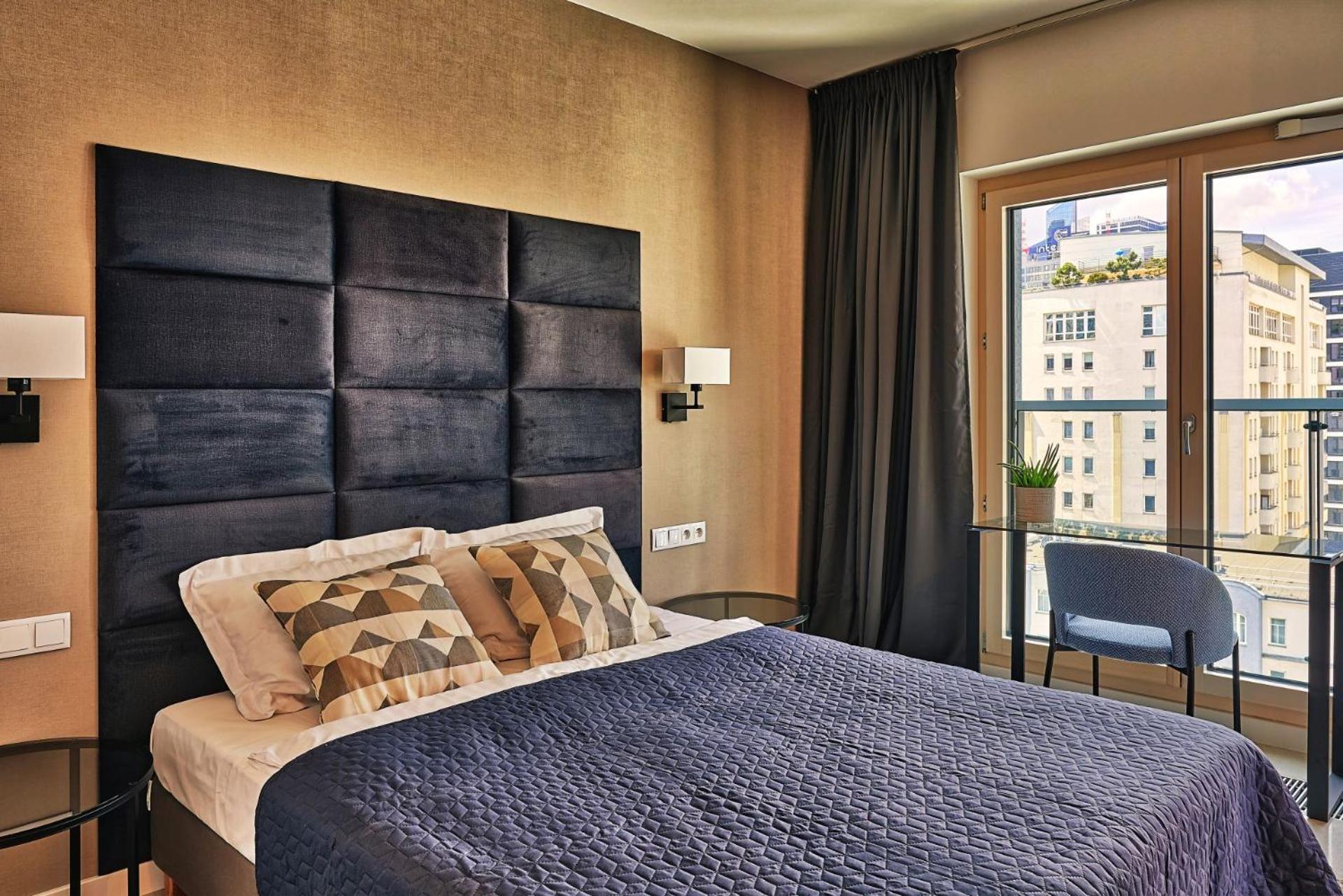 Mennica Residence Deluxe Warsaw Phòng bức ảnh